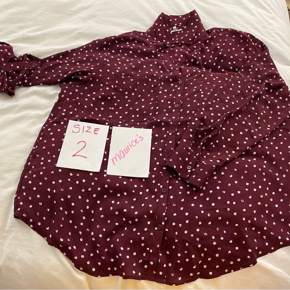 Maurice’s burgundy polkadot button up collared blouse - Picture 1 of 1